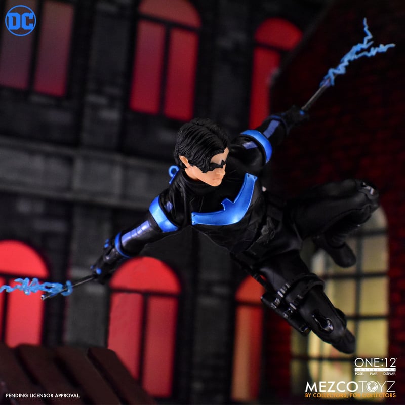 Mezco One:12 Collective Nightwing